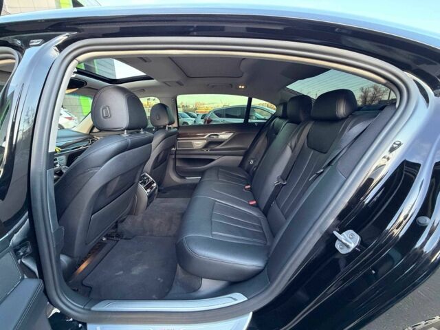 Черный БМВ 7 Серия, объемом двигателя 3 л и пробегом 130 тыс. км за 29000 $, фото 11 на Automoto.ua