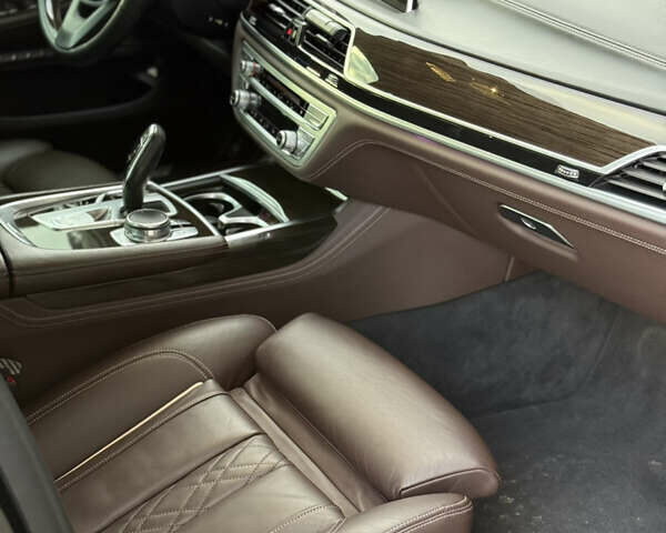 Чорний БМВ 7 Серія, об'ємом двигуна 2.99 л та пробігом 117 тис. км за 45000 $, фото 36 на Automoto.ua