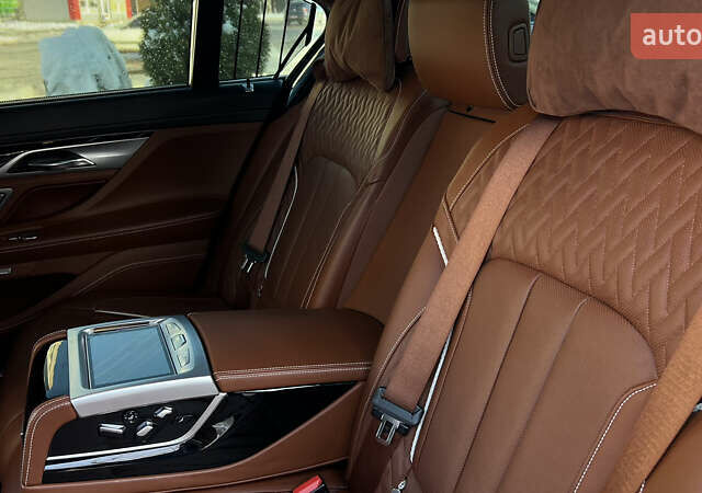 Черный БМВ 7 Серия, объемом двигателя 4.39 л и пробегом 30 тыс. км за 72000 $, фото 47 на Automoto.ua