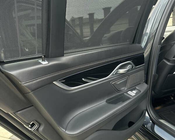 Чорний БМВ 7 Серія, об'ємом двигуна 3 л та пробігом 181 тис. км за 40999 $, фото 14 на Automoto.ua