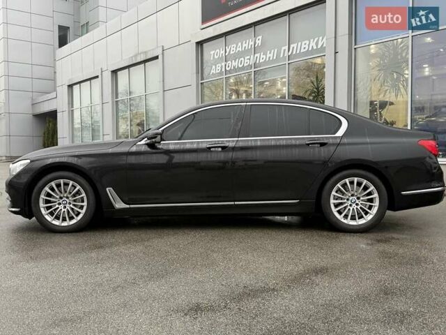 Черный БМВ 7 Серия, объемом двигателя 2 л и пробегом 175 тыс. км за 36999 $, фото 3 на Automoto.ua