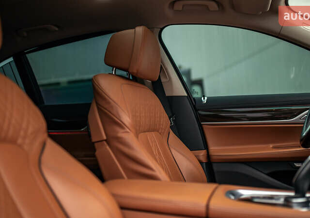 Черный БМВ 7 Серия, объемом двигателя 2.99 л и пробегом 243 тыс. км за 39000 $, фото 89 на Automoto.ua