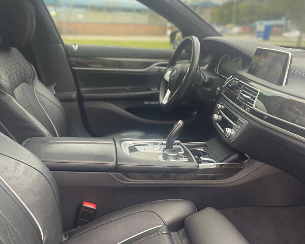 Черный БМВ 7 Серия, объемом двигателя 2.99 л и пробегом 183 тыс. км за 38900 $, фото 42 на Automoto.ua