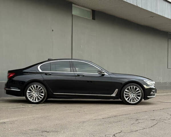 Чорний БМВ 7 Серія, об'ємом двигуна 2.99 л та пробігом 117 тис. км за 45000 $, фото 12 на Automoto.ua