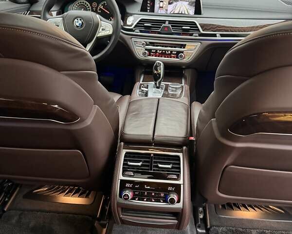 Чорний БМВ 7 Серія, об'ємом двигуна 2 л та пробігом 143 тис. км за 35000 $, фото 39 на Automoto.ua