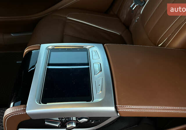 Черный БМВ 7 Серия, объемом двигателя 4.39 л и пробегом 30 тыс. км за 72000 $, фото 34 на Automoto.ua