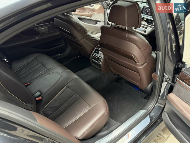 Черный БМВ 7 Серия, объемом двигателя 4.39 л и пробегом 157 тыс. км за 29700 $, фото 18 на Automoto.ua