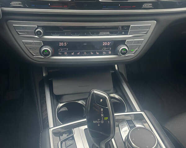 Черный БМВ 7 Серия, объемом двигателя 2.99 л и пробегом 183 тыс. км за 38900 $, фото 33 на Automoto.ua