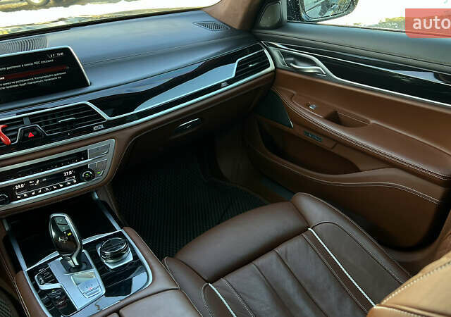 Черный БМВ 7 Серия, объемом двигателя 4.39 л и пробегом 30 тыс. км за 68000 $, фото 43 на Automoto.ua