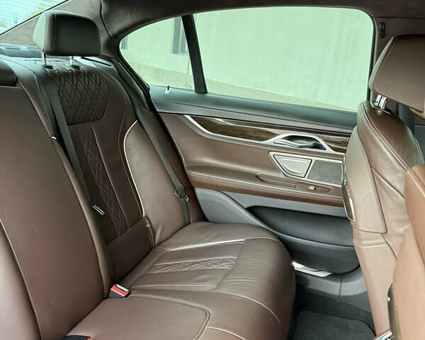 Чорний БМВ 7 Серія, об'ємом двигуна 2.99 л та пробігом 117 тис. км за 45000 $, фото 54 на Automoto.ua