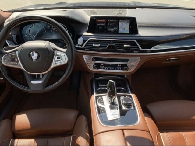 Черный БМВ 7 Серия, объемом двигателя 4.4 л и пробегом 135 тыс. км за 42500 $, фото 4 на Automoto.ua