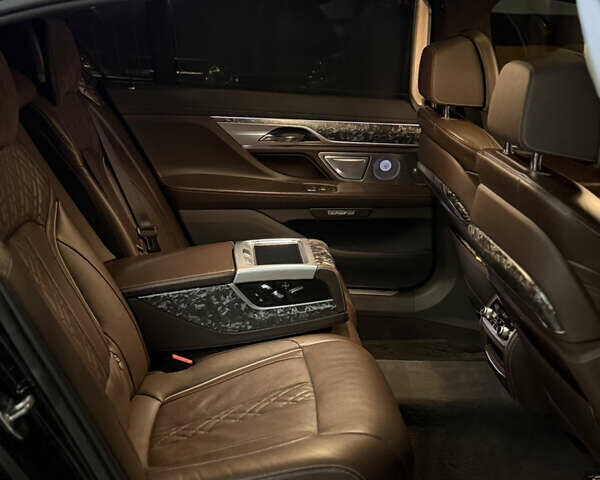 Черный БМВ 7 Серия, объемом двигателя 2.99 л и пробегом 125 тыс. км за 55600 $, фото 24 на Automoto.ua