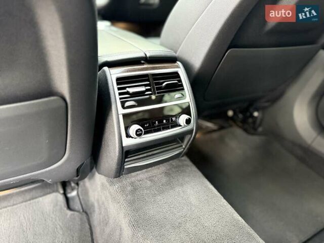 Черный БМВ 7 Серия, объемом двигателя 2 л и пробегом 142 тыс. км за 39500 $, фото 19 на Automoto.ua