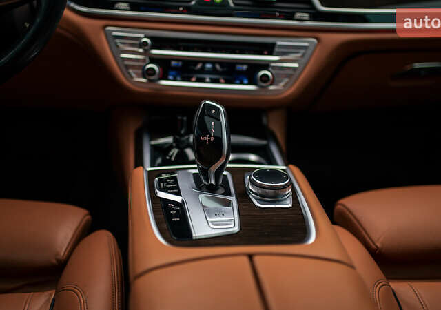 Черный БМВ 7 Серия, объемом двигателя 2.99 л и пробегом 243 тыс. км за 39000 $, фото 60 на Automoto.ua