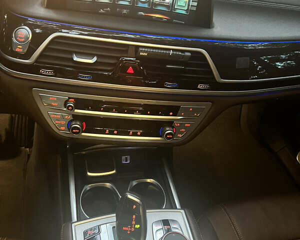 Черный БМВ 7 Серия, объемом двигателя 3 л и пробегом 218 тыс. км за 36500 $, фото 23 на Automoto.ua