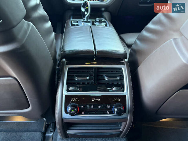 Черный БМВ 7 Серия, объемом двигателя 3 л и пробегом 160 тыс. км за 38500 $, фото 65 на Automoto.ua