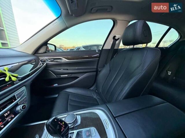 Черный БМВ 7 Серия, объемом двигателя 3 л и пробегом 130 тыс. км за 29000 $, фото 79 на Automoto.ua