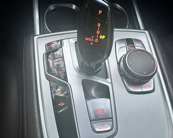 Черный БМВ 7 Серия, объемом двигателя 3 л и пробегом 218 тыс. км за 36500 $, фото 19 на Automoto.ua