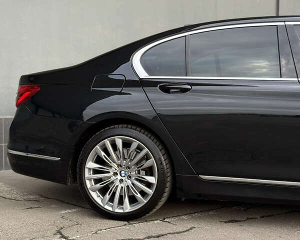 Чорний БМВ 7 Серія, об'ємом двигуна 2.99 л та пробігом 117 тис. км за 45000 $, фото 13 на Automoto.ua