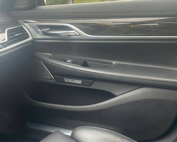 Черный БМВ 7 Серия, объемом двигателя 2.99 л и пробегом 183 тыс. км за 38900 $, фото 35 на Automoto.ua