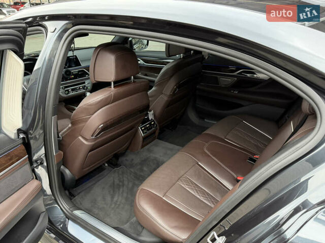 Черный БМВ 7 Серия, объемом двигателя 4.39 л и пробегом 157 тыс. км за 29700 $, фото 16 на Automoto.ua