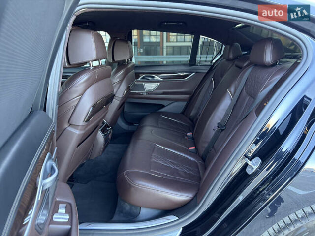 Черный БМВ 7 Серия, объемом двигателя 3 л и пробегом 160 тыс. км за 38500 $, фото 27 на Automoto.ua