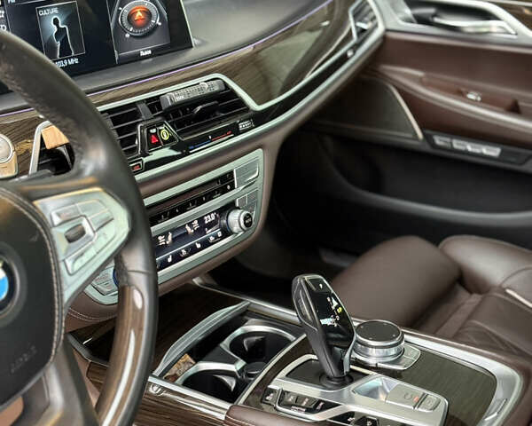 Чорний БМВ 7 Серія, об'ємом двигуна 2.99 л та пробігом 117 тис. км за 45000 $, фото 31 на Automoto.ua