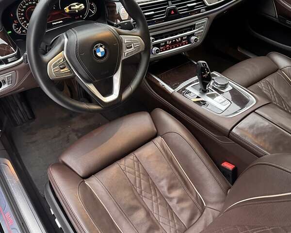 Чорний БМВ 7 Серія, об'ємом двигуна 2 л та пробігом 143 тис. км за 35000 $, фото 44 на Automoto.ua