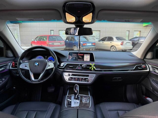 Черный БМВ 7 Серия, объемом двигателя 3 л и пробегом 130 тыс. км за 29000 $, фото 15 на Automoto.ua