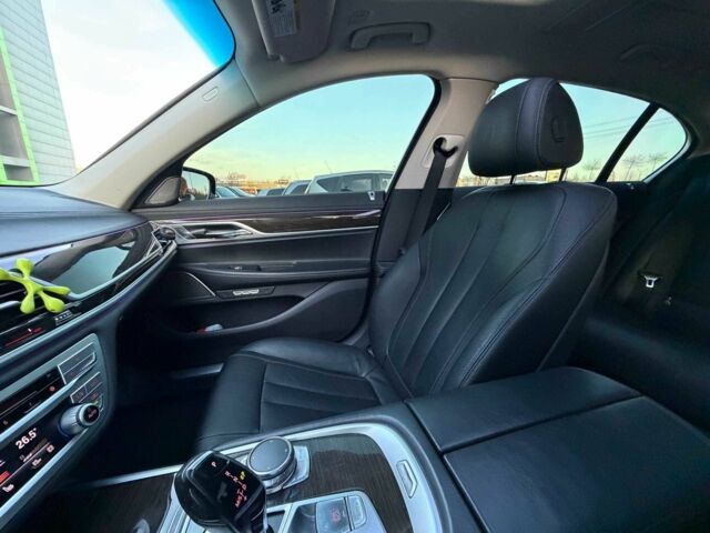 Черный БМВ 7 Серия, объемом двигателя 3 л и пробегом 130 тыс. км за 29000 $, фото 22 на Automoto.ua