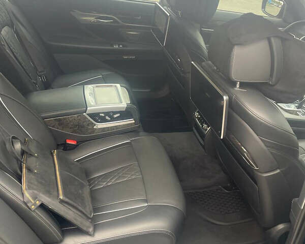 Черный БМВ 7 Серия, объемом двигателя 2.99 л и пробегом 183 тыс. км за 38900 $, фото 44 на Automoto.ua