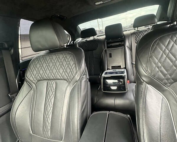 Чорний БМВ 7 Серія, об'ємом двигуна 3 л та пробігом 181 тис. км за 40999 $, фото 24 на Automoto.ua