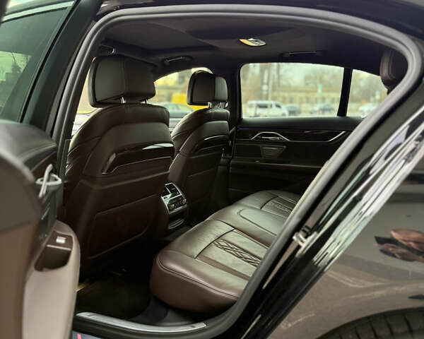Чорний БМВ 7 Серія, об'ємом двигуна 2.99 л та пробігом 117 тис. км за 45000 $, фото 51 на Automoto.ua