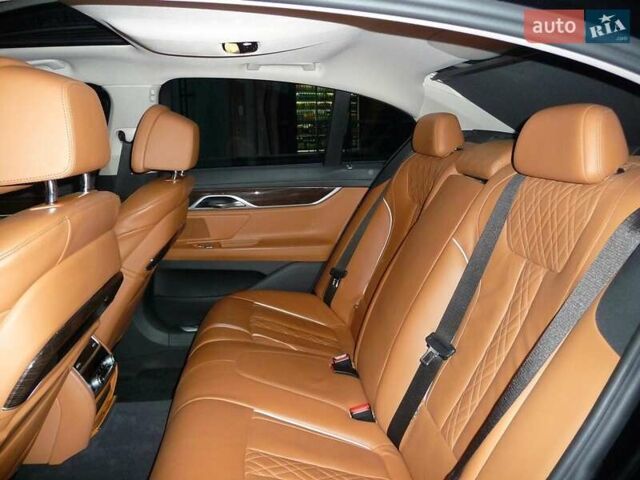 Черный БМВ 7 Серия, объемом двигателя 2.99 л и пробегом 240 тыс. км за 37000 $, фото 12 на Automoto.ua
