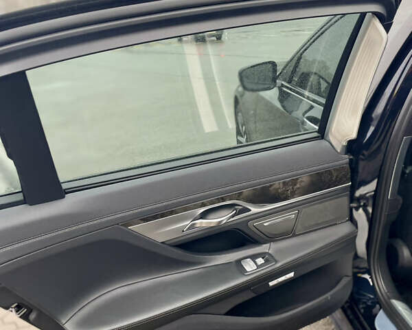 Черный БМВ 7 Серия, объемом двигателя 2.99 л и пробегом 186 тыс. км за 37500 $, фото 16 на Automoto.ua