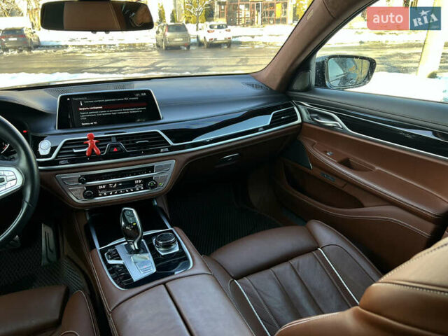 Черный БМВ 7 Серия, объемом двигателя 4.39 л и пробегом 30 тыс. км за 72000 $, фото 45 на Automoto.ua