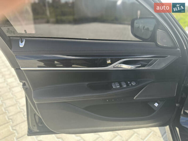 Черный БМВ 7 Серия, объемом двигателя 3 л и пробегом 173 тыс. км за 33000 $, фото 33 на Automoto.ua