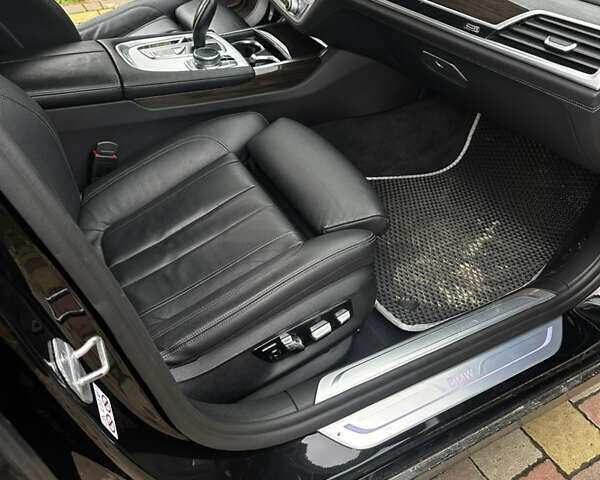 Чорний БМВ 7 Серія, об'ємом двигуна 2.99 л та пробігом 198 тис. км за 42000 $, фото 13 на Automoto.ua