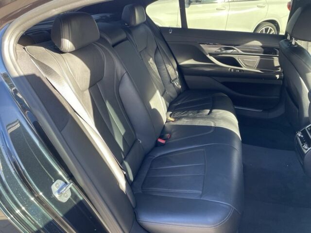 Черный БМВ 7 Серия, объемом двигателя 3 л и пробегом 60 тыс. км за 36500 $, фото 10 на Automoto.ua