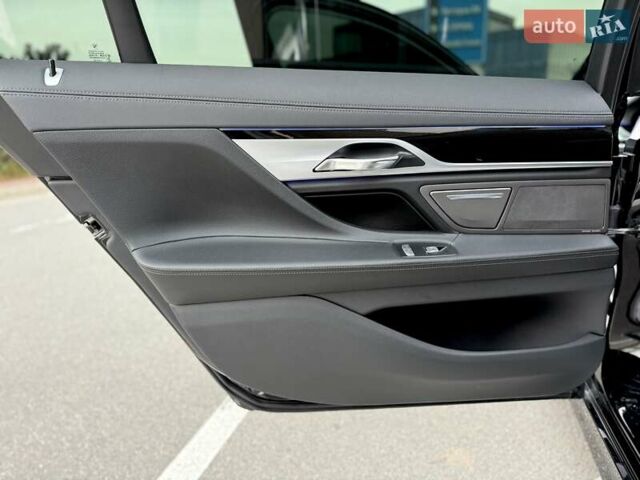 Черный БМВ 7 Серия, объемом двигателя 2.98 л и пробегом 136 тыс. км за 32800 $, фото 54 на Automoto.ua