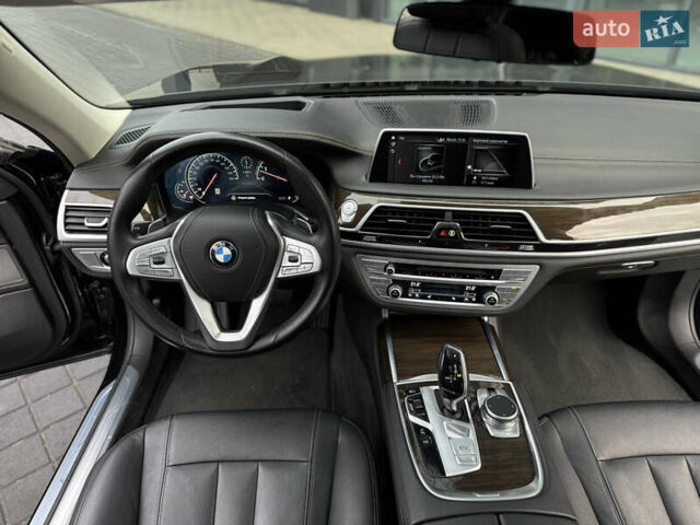 Чорний БМВ 7 Серія, об'ємом двигуна 2.98 л та пробігом 71 тис. км за 28990 $, фото 73 на Automoto.ua