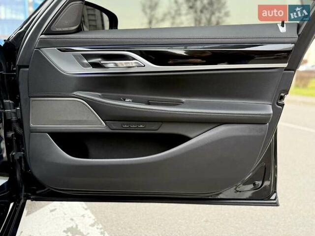 Черный БМВ 7 Серия, объемом двигателя 2.98 л и пробегом 136 тыс. км за 32800 $, фото 36 на Automoto.ua