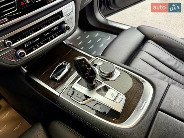 Черный БМВ 7 Серия, объемом двигателя 2.99 л и пробегом 102 тыс. км за 35900 $, фото 37 на Automoto.ua