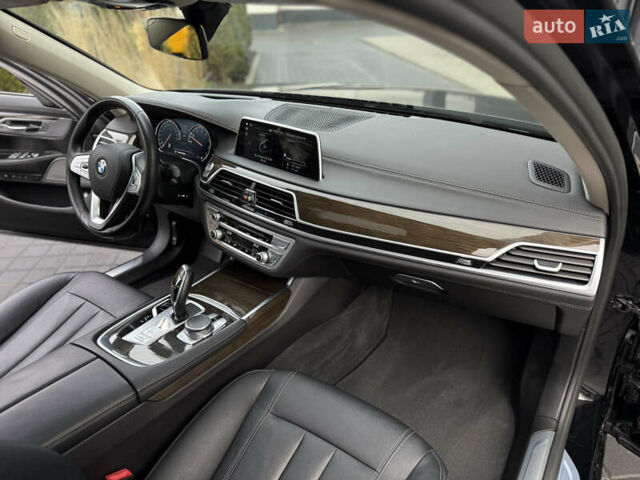 Чорний БМВ 7 Серія, об'ємом двигуна 2.98 л та пробігом 71 тис. км за 28990 $, фото 86 на Automoto.ua