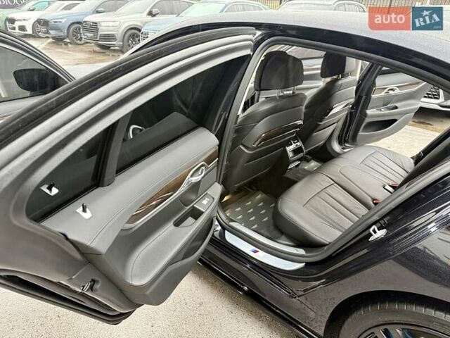 Черный БМВ 7 Серия, объемом двигателя 2.99 л и пробегом 102 тыс. км за 35900 $, фото 48 на Automoto.ua