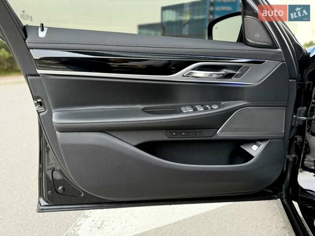 Черный БМВ 7 Серия, объемом двигателя 2.98 л и пробегом 136 тыс. км за 32800 $, фото 61 на Automoto.ua