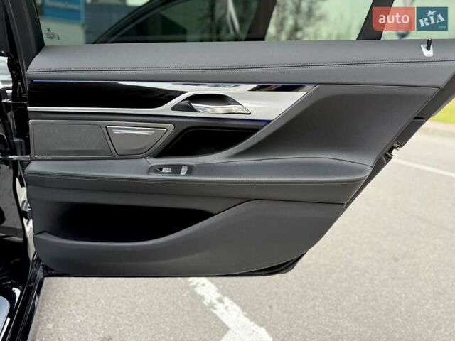 Черный БМВ 7 Серия, объемом двигателя 2.98 л и пробегом 136 тыс. км за 32800 $, фото 46 на Automoto.ua