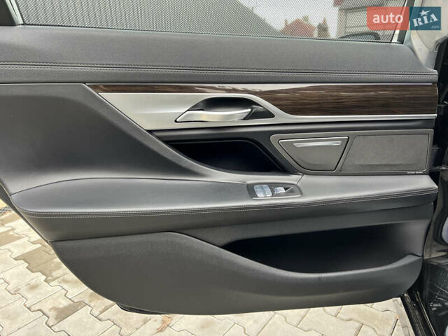 Черный БМВ 7 Серия, объемом двигателя 3 л и пробегом 75 тыс. км за 59000 $, фото 31 на Automoto.ua