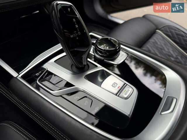 Черный БМВ 7 Серия, объемом двигателя 3 л и пробегом 107 тыс. км за 74950 $, фото 61 на Automoto.ua