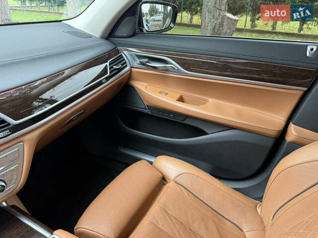 Чорний БМВ 7 Серія, об'ємом двигуна 3 л та пробігом 83 тис. км за 53500 $, фото 16 на Automoto.ua